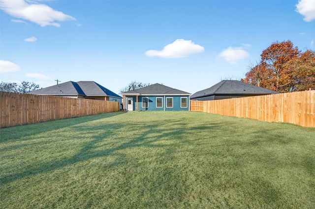 506 Broadway Street, Whitesboro, TX 76273