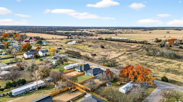 506 Broadway Street, Whitesboro, TX 76273