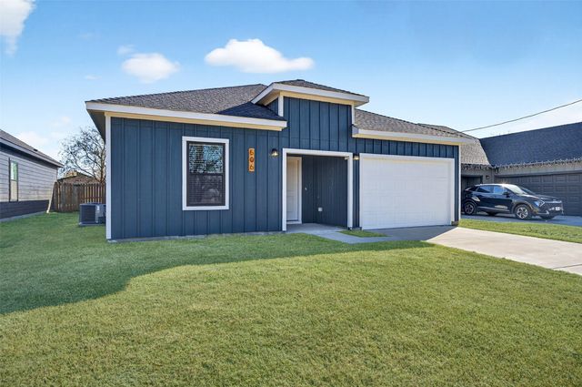 506 Broadway Street, Whitesboro, TX 76273