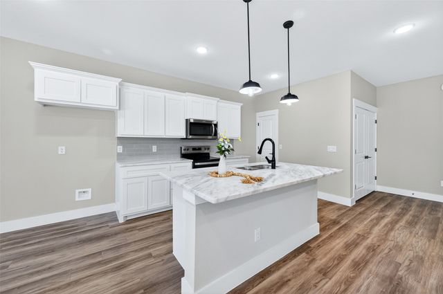 506 Broadway Street, Whitesboro, TX 76273