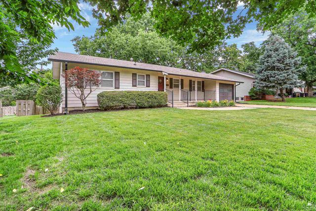 1829 Virginia Drive, Manhattan, KS 66502