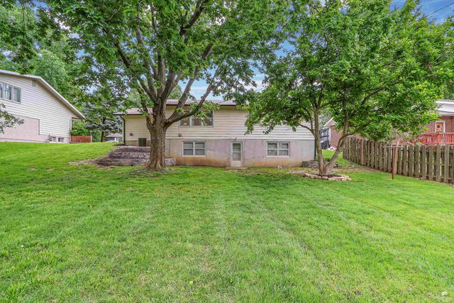 1829 Virginia Drive, Manhattan, KS 66502