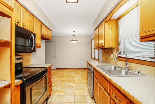 1829 Virginia Drive, Manhattan, KS 66502