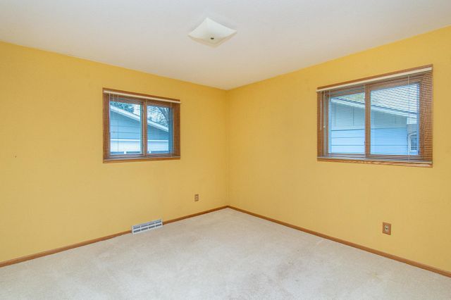 2902 3rd Street N, Fargo, ND 58102