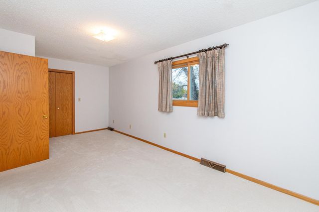 2902 3rd Street N, Fargo, ND 58102