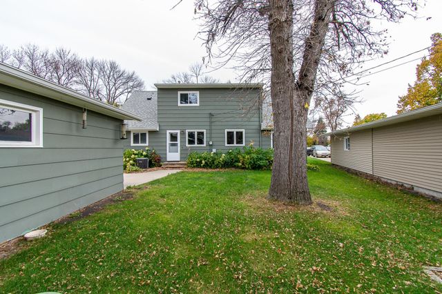 2902 3rd Street N, Fargo, ND 58102