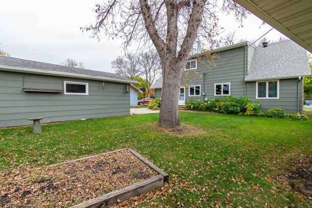 2902 3rd Street N, Fargo, ND 58102