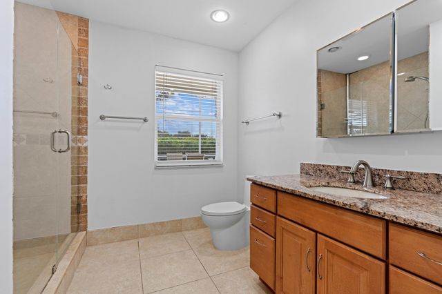 925 FOXPOINTE Circle, Delray Beach, FL 33445