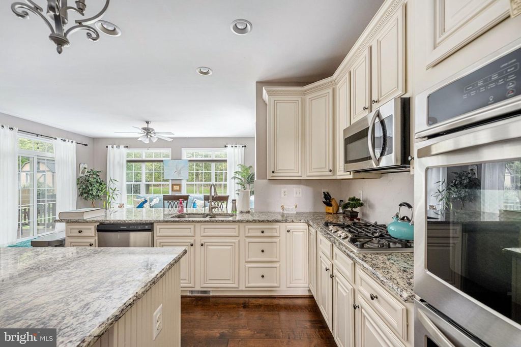 421 LONG MEADOW DR, Fredericksburg, VA 22406