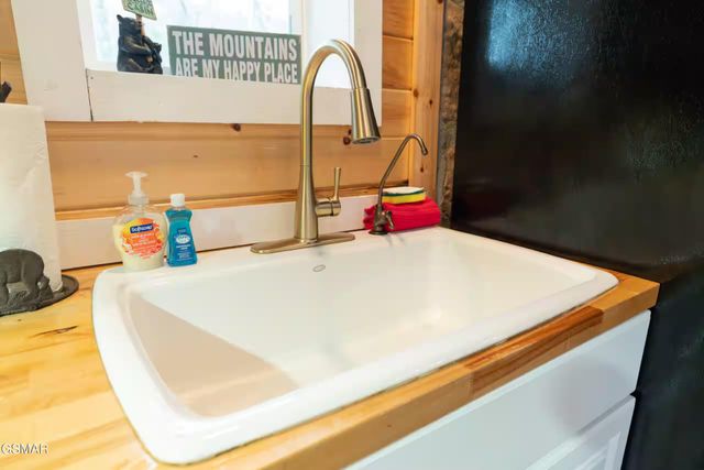 1065 Shell Mountain Road, Sevierville, TN 37876