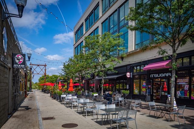 17 Kensington Avenue, Somerville, MA 02145