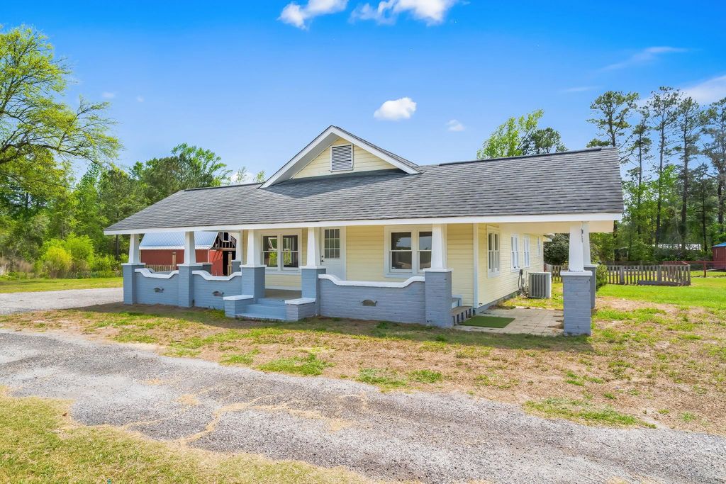690 McNabb Short Cut Rd., Loris, SC 29569