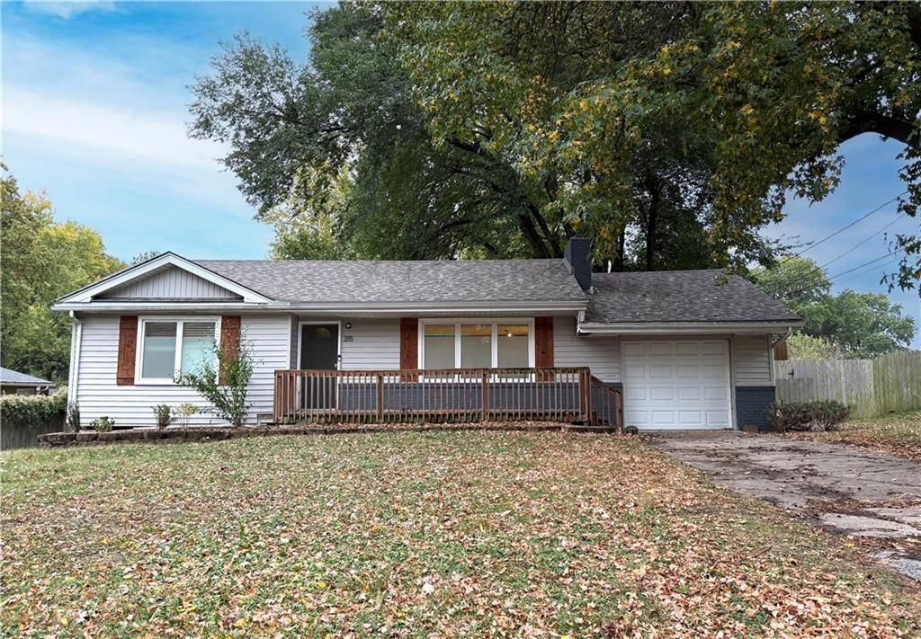 315 NE Forest Avenue, Lee's Summit, MO 64063