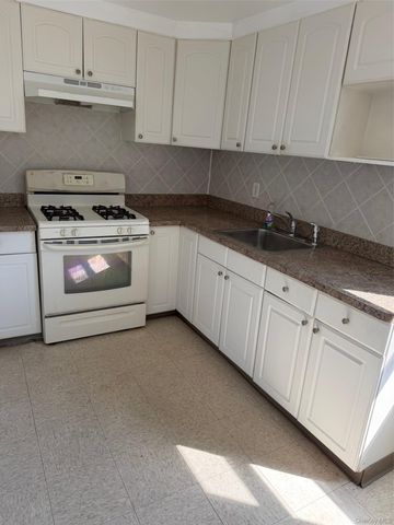 190 Beach 27th Street, Far Rockaway, NY 11691