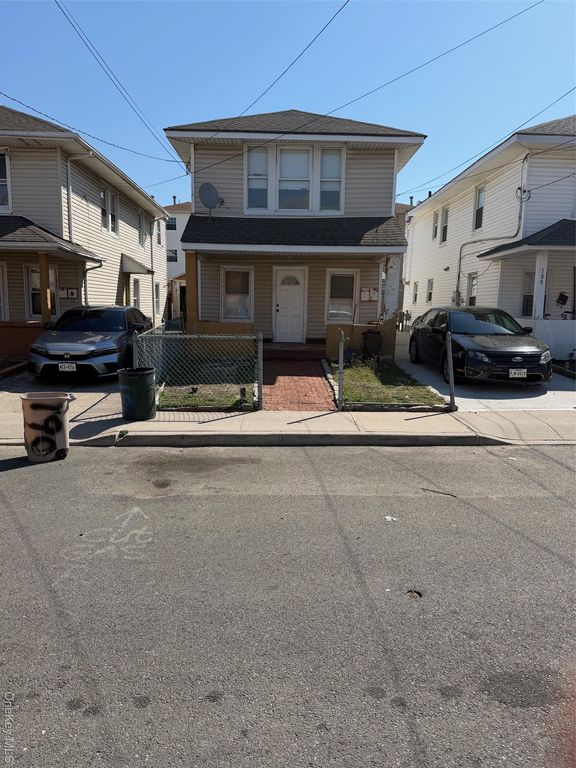 190 Beach 27th Street, Far Rockaway, NY 11691