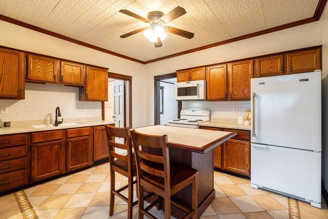 3156 S Kinnickinnic AVENUE, Milwaukee, WI 53207