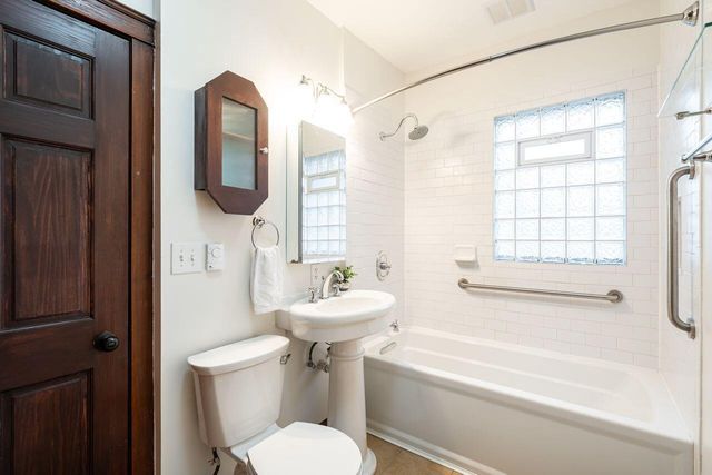 3156 S Kinnickinnic AVENUE, Milwaukee, WI 53207