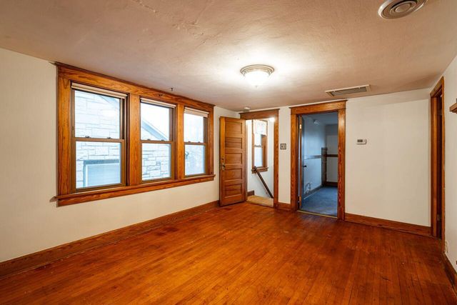 3156 S Kinnickinnic AVENUE, Milwaukee, WI 53207