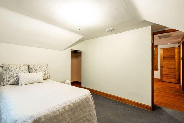 3156 S Kinnickinnic AVENUE, Milwaukee, WI 53207