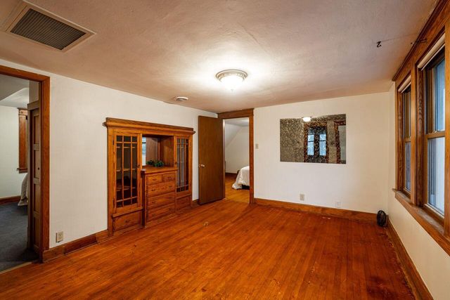 3156 S Kinnickinnic AVENUE, Milwaukee, WI 53207