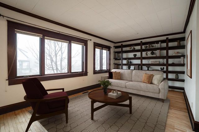 3156 S Kinnickinnic AVENUE, Milwaukee, WI 53207