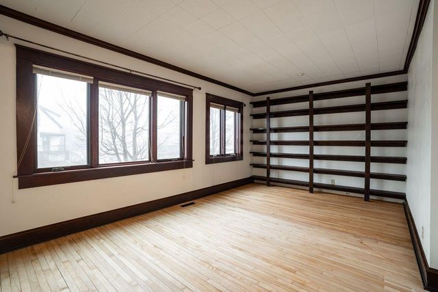 3156 S Kinnickinnic AVENUE, Milwaukee, WI 53207