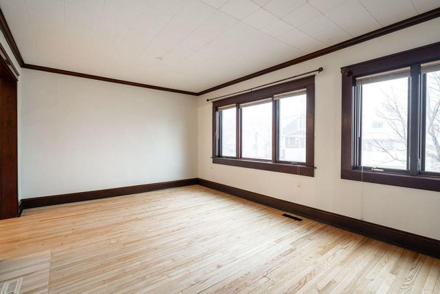 3156 S Kinnickinnic AVENUE, Milwaukee, WI 53207