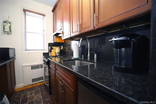 118-11 84th Avenue 503, Kew Gardens, NY 11415