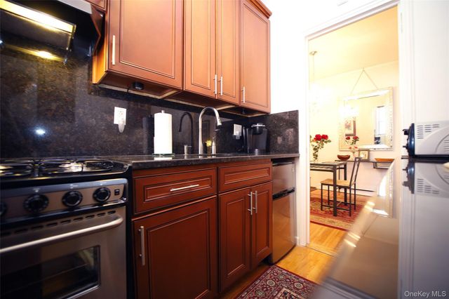 118-11 84th Avenue 503, Kew Gardens, NY 11415