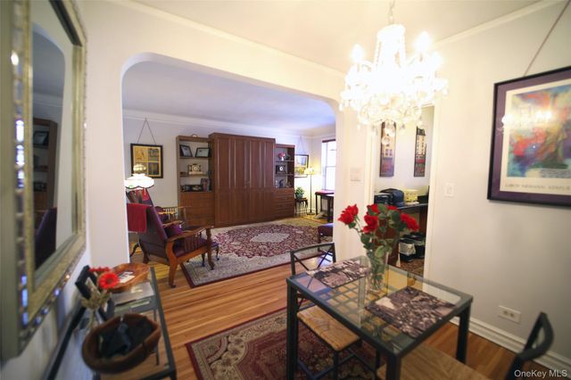 118-11 84th Avenue 503, Kew Gardens, NY 11415