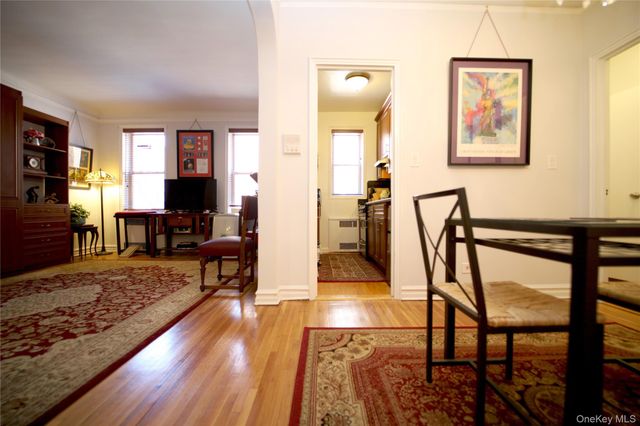 118-11 84th Avenue 503, Kew Gardens, NY 11415