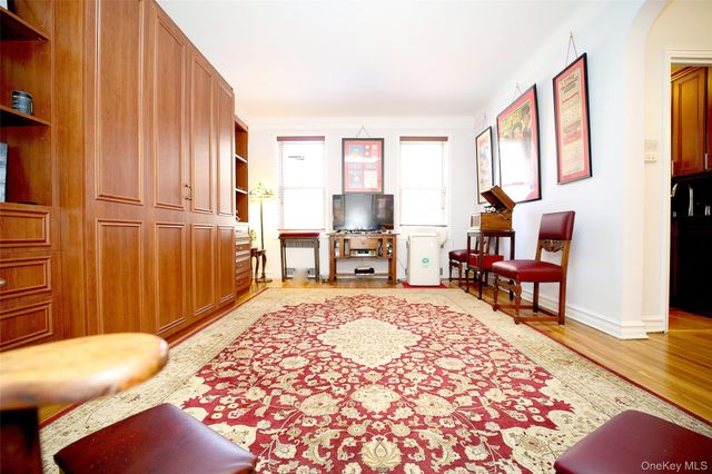 118-11 84th Avenue 503, Kew Gardens, NY 11415