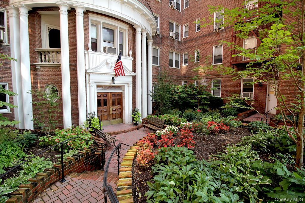 118-11 84th Avenue 503, Kew Gardens, NY 11415