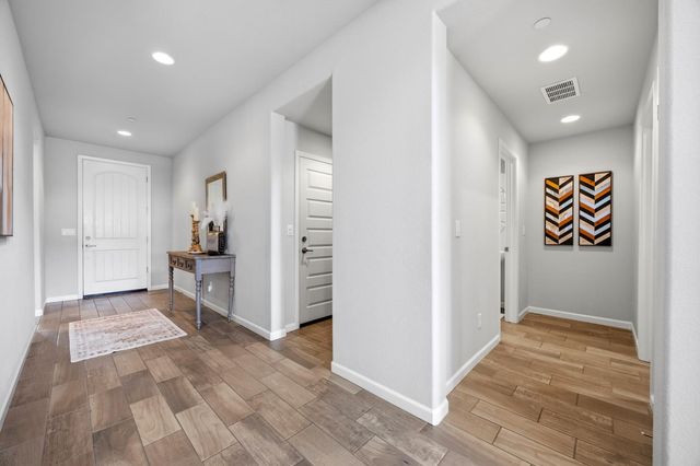 2412 Galloping Trail Ct, Rocklin, CA 95765