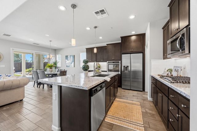 2412 Galloping Trail Ct, Rocklin, CA 95765