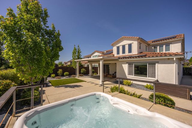 2412 Galloping Trail Ct, Rocklin, CA 95765
