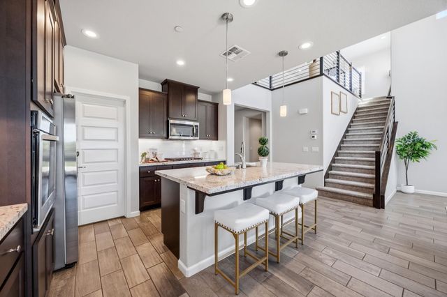 2412 Galloping Trail Ct, Rocklin, CA 95765