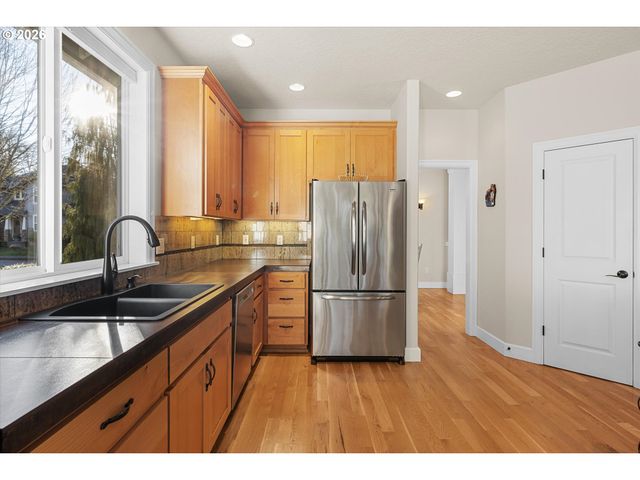 3544 Se DEER CREEK Way, Gresham, OR 97080