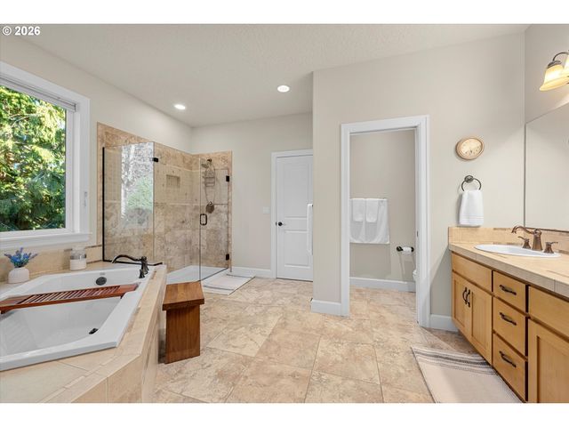 3544 Se DEER CREEK Way, Gresham, OR 97080