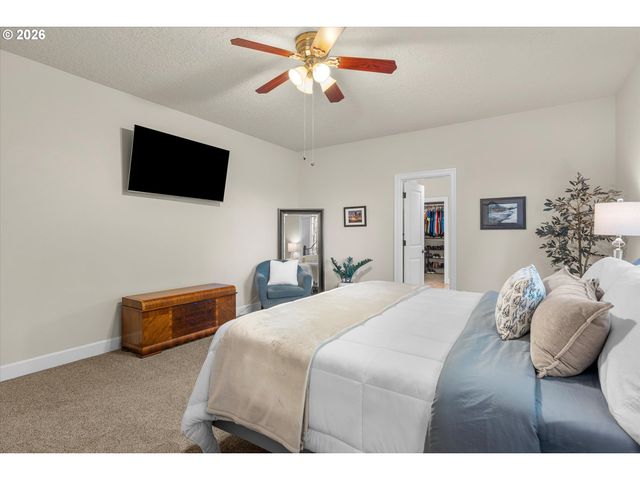 3544 Se DEER CREEK Way, Gresham, OR 97080