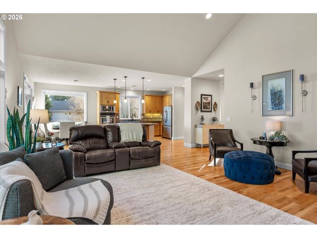 3544 Se DEER CREEK Way, Gresham, OR 97080