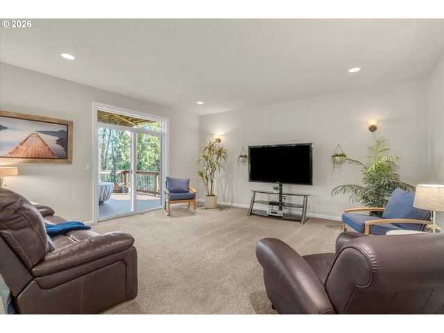 3544 Se DEER CREEK Way, Gresham, OR 97080