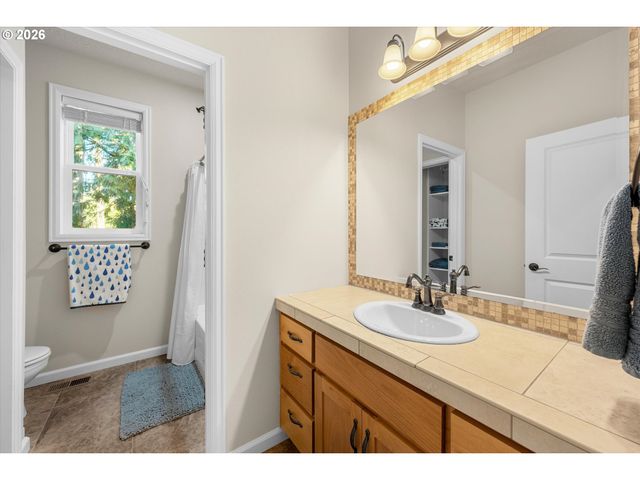 3544 Se DEER CREEK Way, Gresham, OR 97080