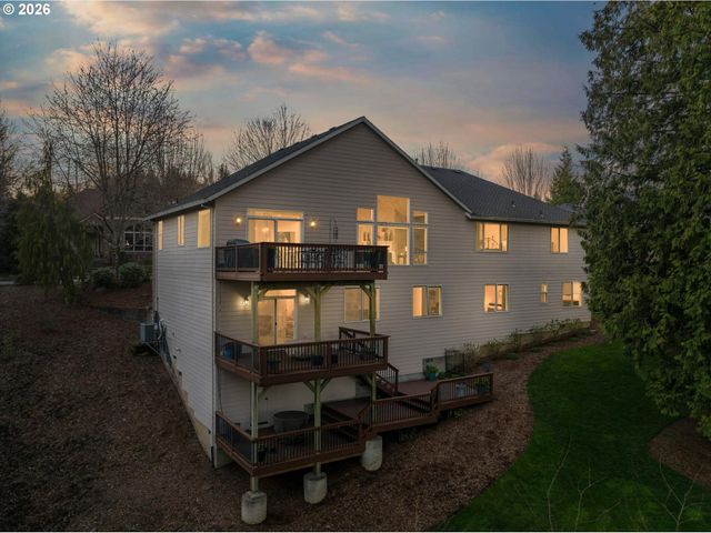 3544 Se DEER CREEK Way, Gresham, OR 97080