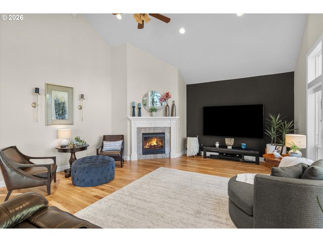 3544 Se DEER CREEK Way, Gresham, OR 97080