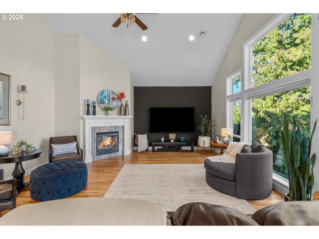 3544 Se DEER CREEK Way, Gresham, OR 97080