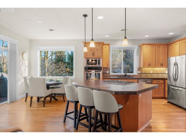 3544 Se DEER CREEK Way, Gresham, OR 97080