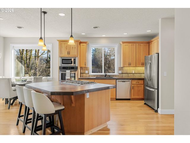 3544 Se DEER CREEK Way, Gresham, OR 97080