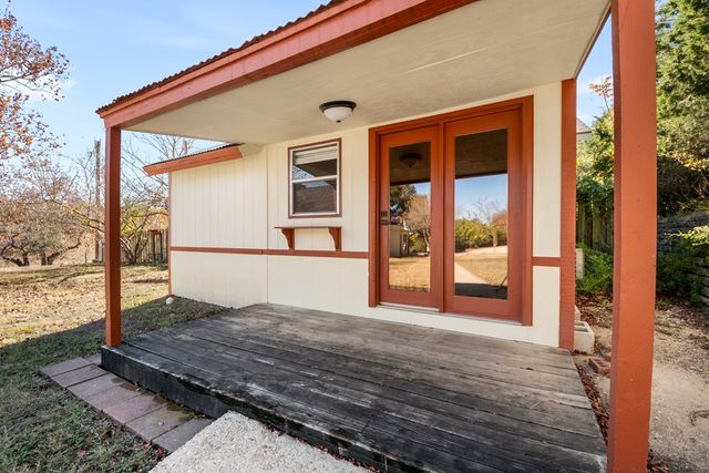 2044 Medina Hwy, Kerrville, TX 78028