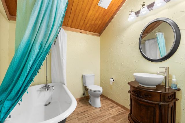 2044 Medina Hwy, Kerrville, TX 78028